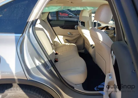 2020 Mercedes-Benz Glc 300 z USA, uszkodzony, nr VIN W1N0G8DBXLF789015